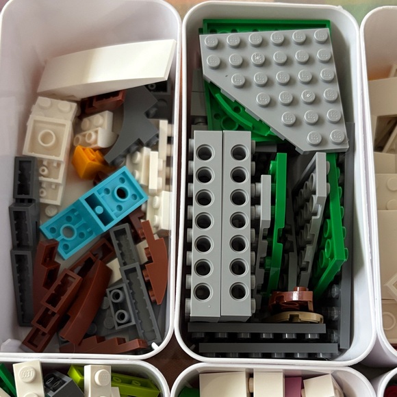 Lego Bricks - Picture 4 of 7